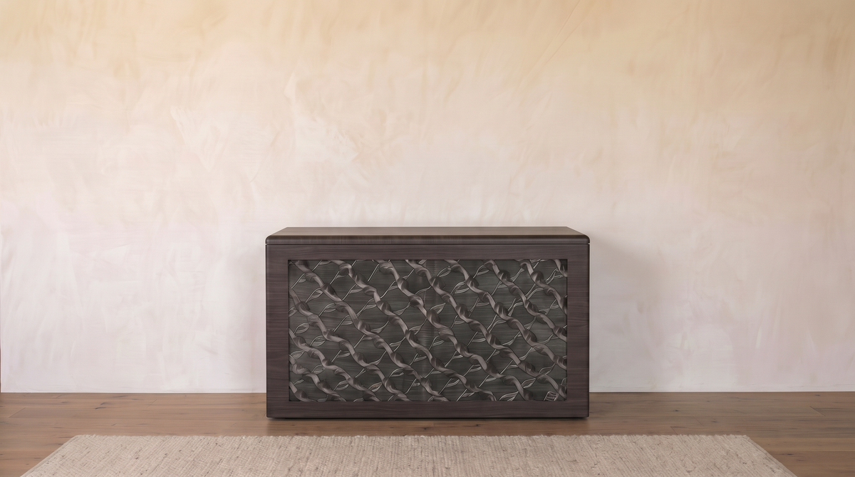 Ovation in Carbon Frozen Wood, closed